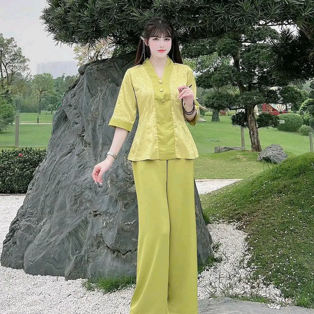 Áo gấm quần lụa Mẫu về hàng size 40-75 kg cho nữ - Kem, chất liệu mát, sang trọng - Voi, Women, Sen
