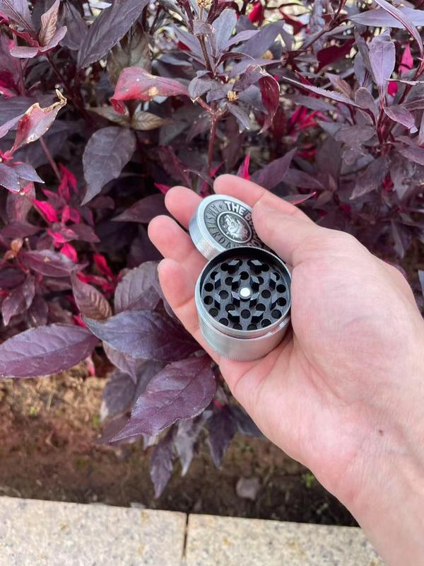 Đường kính: 40 mm, đồ chơi bằng kim loại, đóng gói riêng lẻ. 1