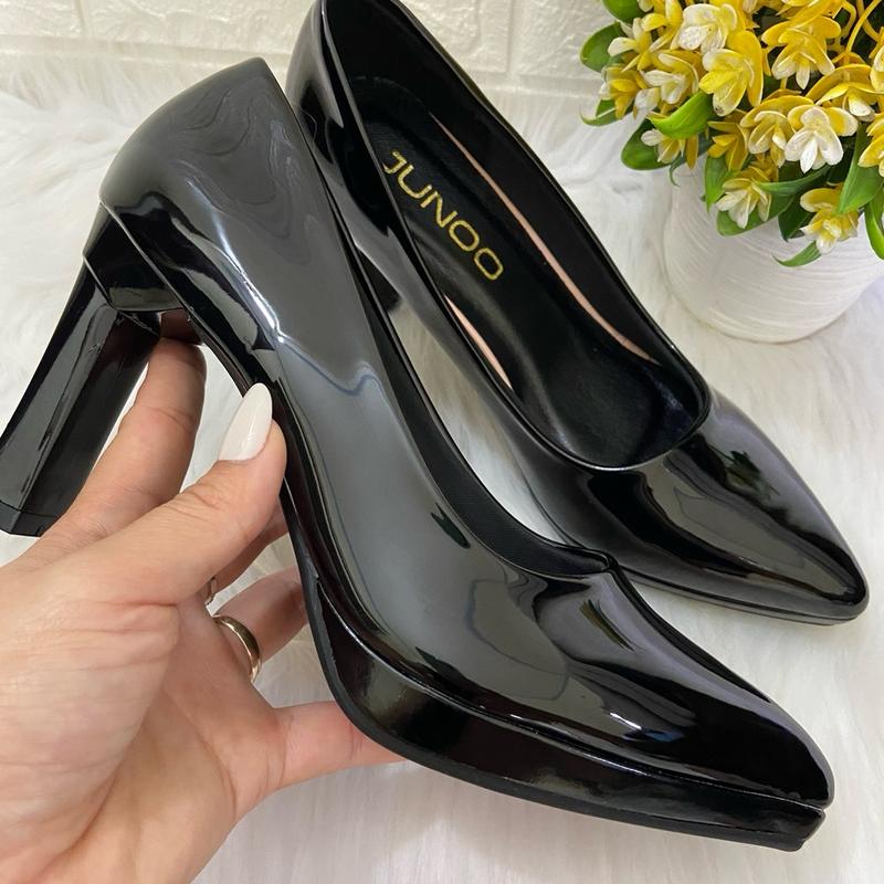 MẪU GIÀY CAO 9-10 phân chất liệu da bóng mềm, đế cao su non chống trơn trượt ,lót mút , lót nỉ xung quanh lòng bàn chân, đi êm và thấm hút mồ hôi đi thoáng chân