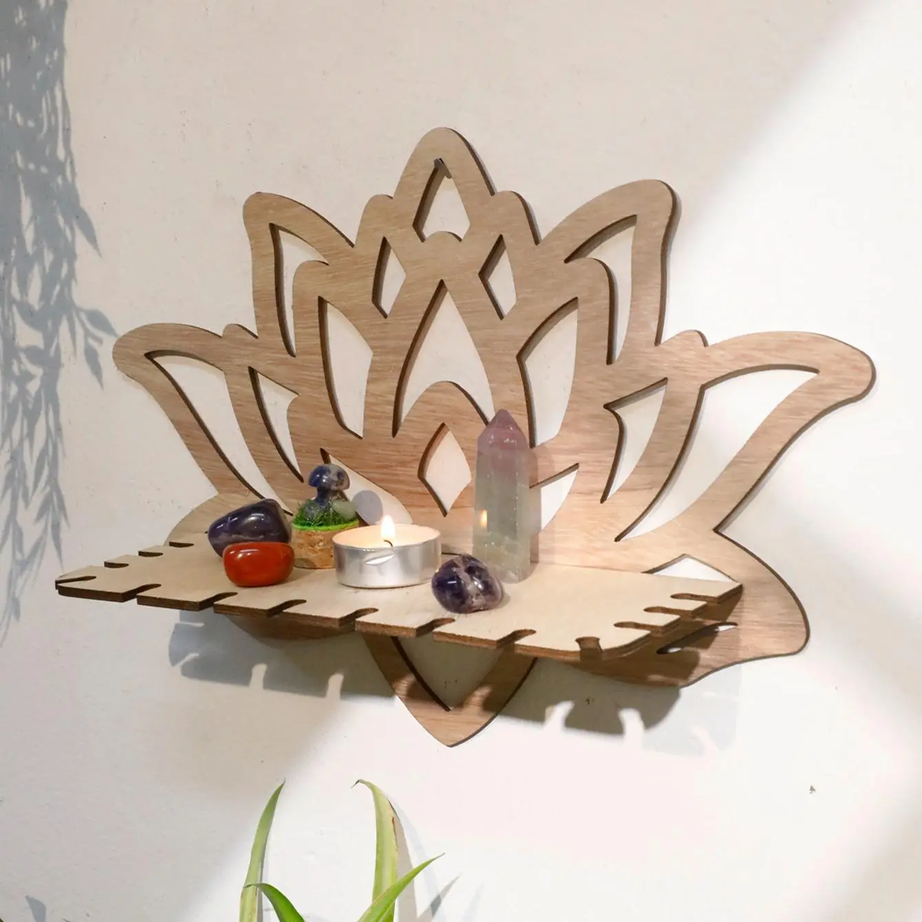 Wooden Lotus Design Display Stand, Hollow Out Design Crystal Holder Shelf, Boho Lotus Flower Shaped Organizer for Home, Meditation, Yoga Space, Decor