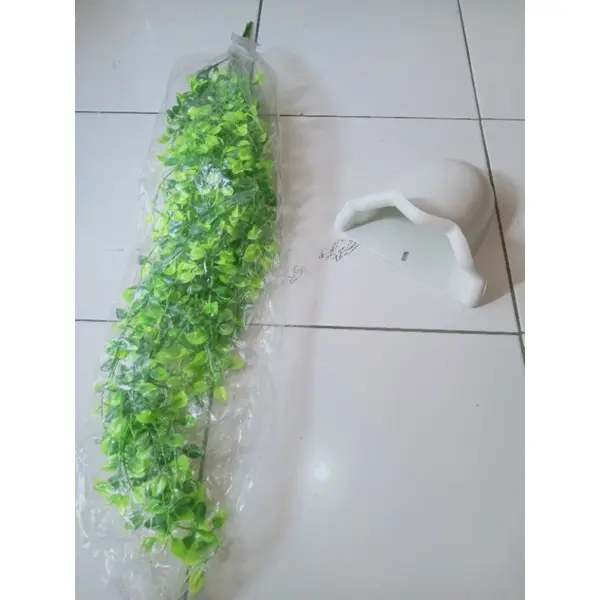 Daun Gantung Artificial Juntai Kemuning Hijau Plus Pot Gantung atau Dinding Dekorasi Taman Rumah 2