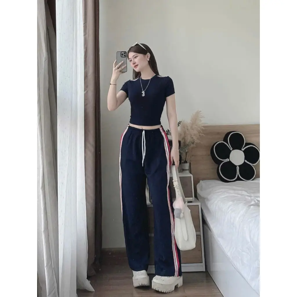 Set bộ dài chất thun tăm co giãn áo croptop tay ngắn cổ tròn mix quần ống rộng lưng chun họa tiết sọc viền | BigBuy360 - bigbuy360.vn