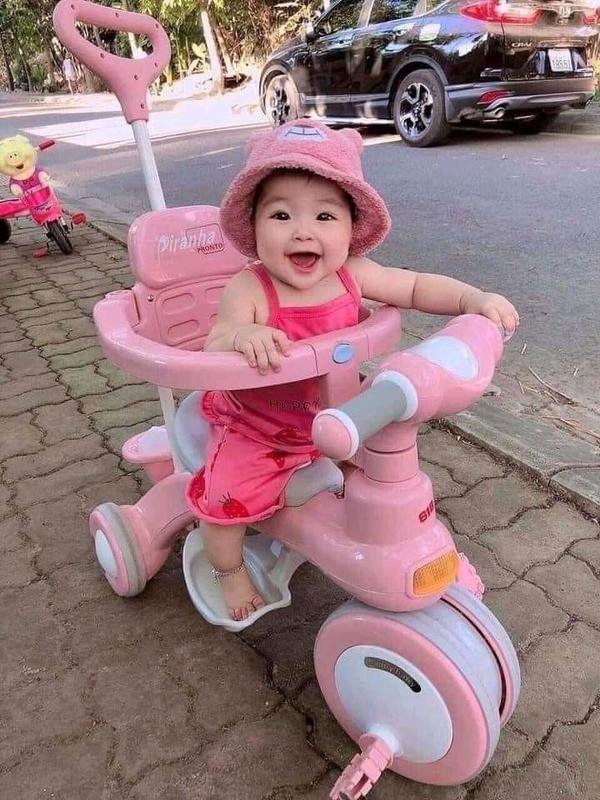 xe đẩy 3 bánh đa năng cho bé có nhạc đèn