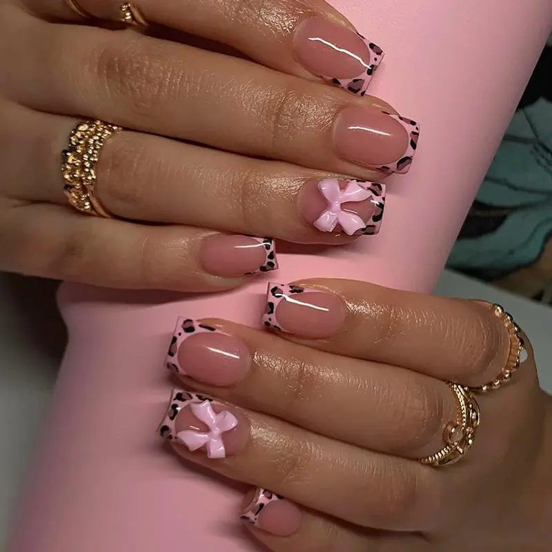 Leopard Print Fake Nails Kit, 24pcs Bow Decor Short Square False Nails for Women & Girls DIY Nail Art, Effortless Press on Nails Manicure Set