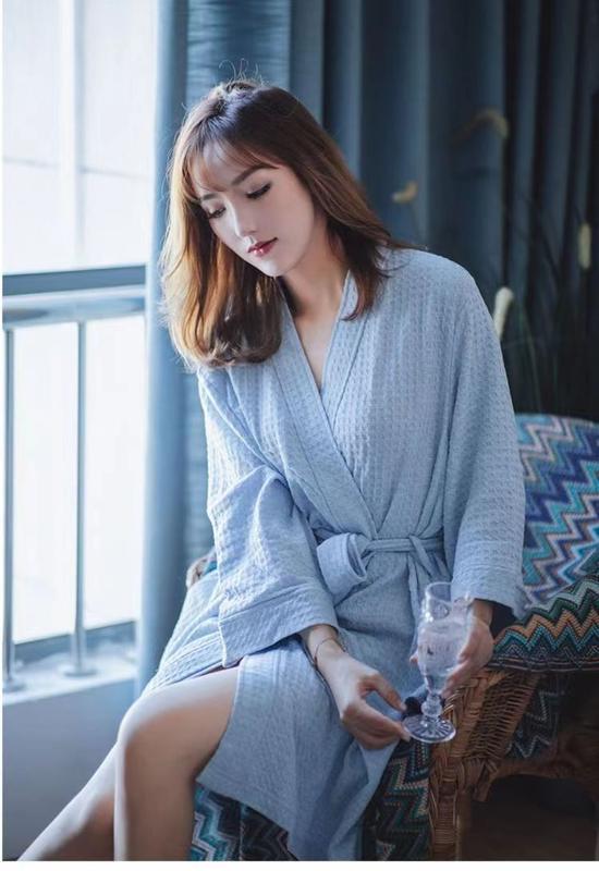 Product Introduction of ❤️ [Ready stock]❤️ 40% off spring loose bathrobe women Hotel swimming absorb bath robe summer dress wear couple pajamas women nightgown Wanita sexy plus size sleepwear kimono women 26