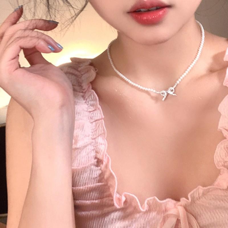 Product Introduction of Pearl Necklace for Women, Niche Light Luxury Design, High-end Fashionable Temperament, Clavicle Chain, Choker, Sweater Chain, Bead Chain 5