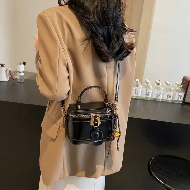 Túi đeo chéo nữ CỐP DA PU cầm tay tiện lợi đi chơi đi làm tặng kèm móc chuông - Kem, Bag, Đeo Vai 7