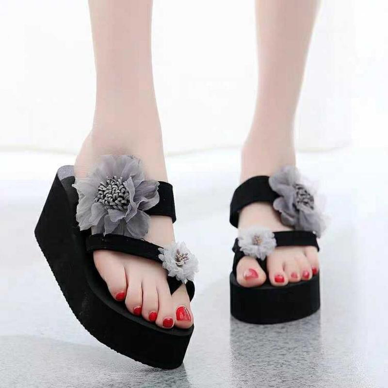 Product Introduction of Dép Lê Mùa Hè, Cao Gót Nữ, Dép Xỏ Ngón, Thời Trang, Không Trơn Trượt, Đế Xuồng, Đế Dày, Thích Hợp Cho Kỳ Nghỉ Bờ Biển Và Bãi Biển, Bán Chạy, Năm 2025 DéP Shoes GiàY Đồng Hoa 11