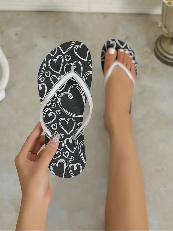 Women's Cute Heart Pattern Sole Flip Flops, 1 Pair Casual Comfortable Non-slip Flip Flops for Summer Beach Vacation, Trendy All-match Slippers for Daily Wear 4