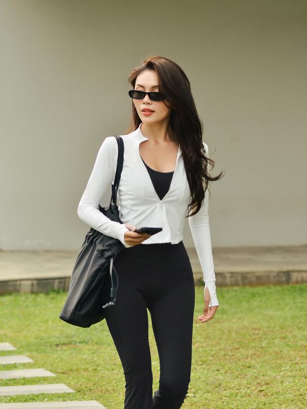 Bộ đồ tập gym yoga Fitme Cover23 áo khoác fullzip Trắng, quần ống loe Đen ôm body tôn dáng