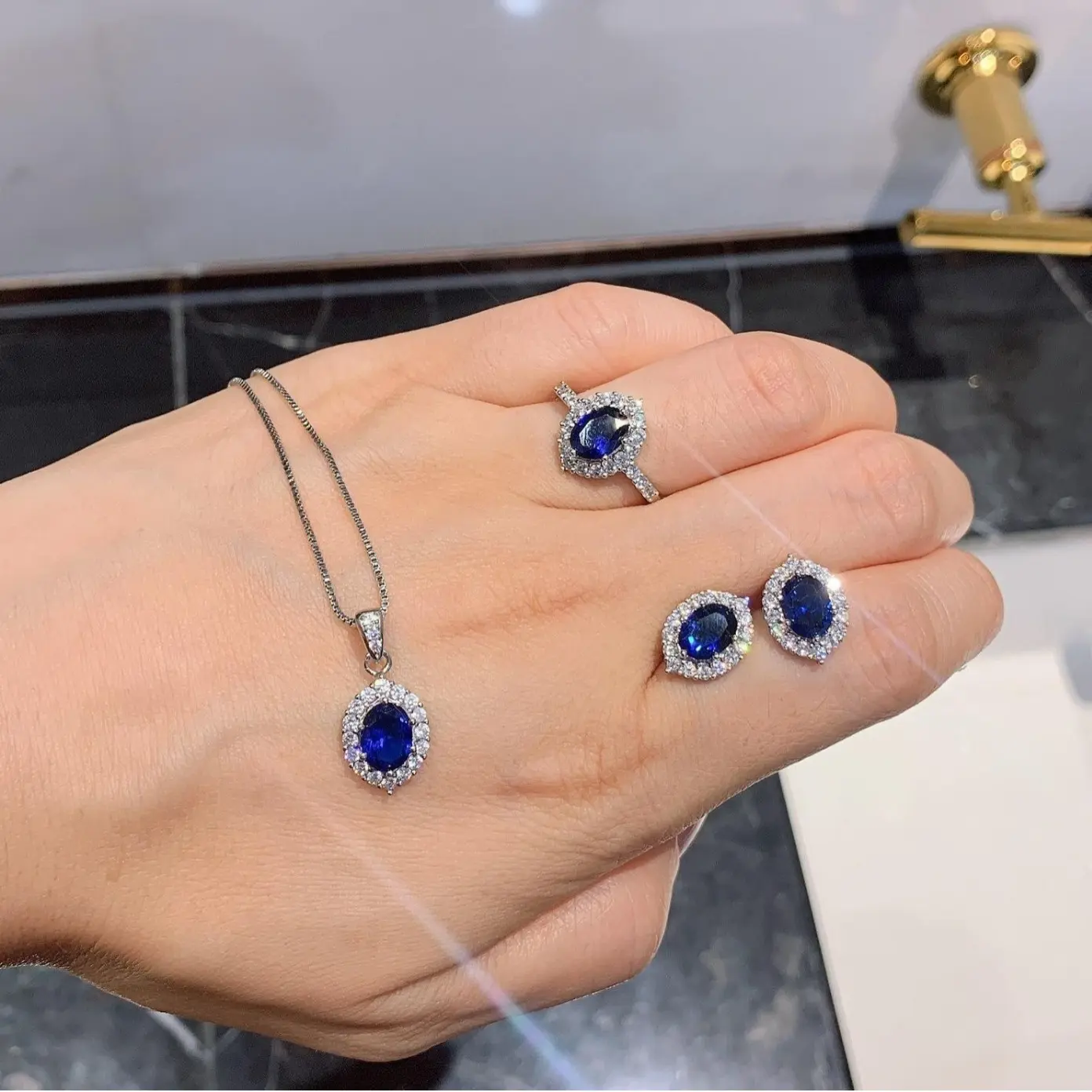 TopKiss Exquisite Artisan Crafted Gemstone Jewelry Set - Simulated Blue Glass Colorful Gemstone Earrings, Ear Studs, and Pendant Set