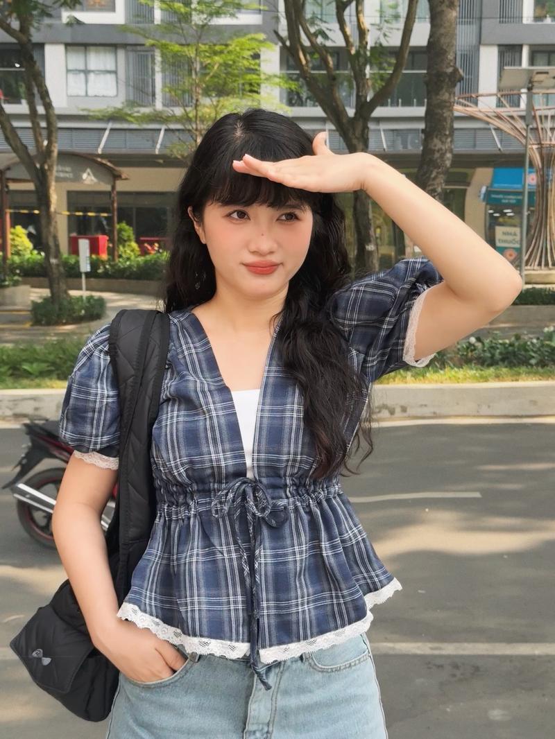 Product Introduction of [Mở bán] Puffy Love Babydoll - Áo Thiết Kế Babydoll Caro Tay Phồng Dáng Xoè che khuyết điểm 1