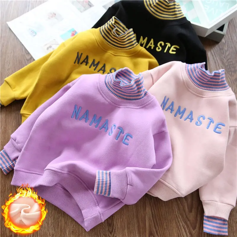 เสื้อสเวตเตอร์หนาบุนวมกำมะหยี่ สำหรับเด็ก เด็กหญิงและเด็กชาย แฟชั่นเกาหลี คอเต่า อบอุ่น เหมาะสำหรับฤดูใบไม้ร่วงและฤดูหนาว มาใหม่ในปี 2024 เสื้อสไตล์ตะวันตกสำหรับเด็ก