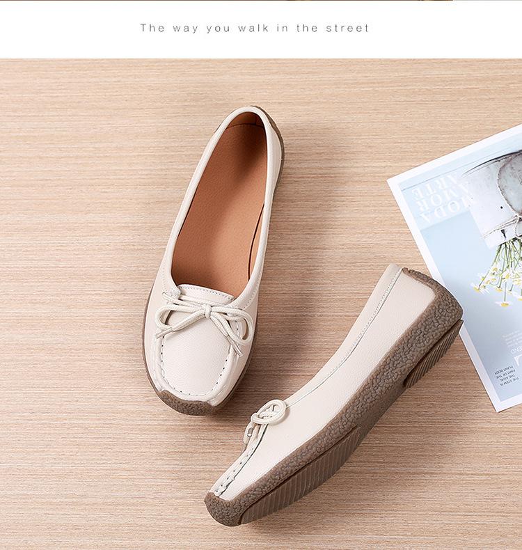Product Introduction of New Genuine Leather Doug Shoes Women's Soft Bottom Pumps Slip-on Mom Shoes Casual Flat Loafers Women's plus Size 18