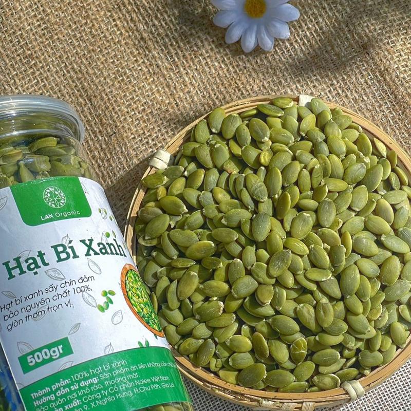 hạt bí xanh tách vỏ sấy khô 1 hộp 500g Snack  ( xuất hoá đơn công ty đầy đủ)