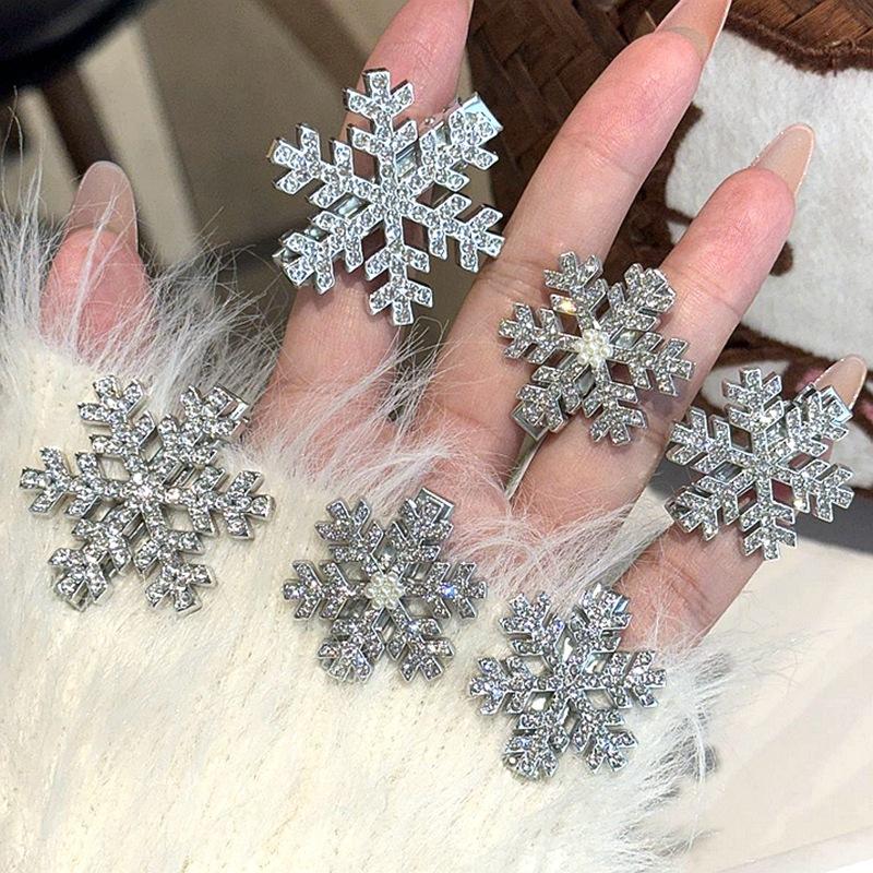 2/10Pcs Plush Fur Snowflake Hair Clips Rhinestone Duckbill  display picture 2