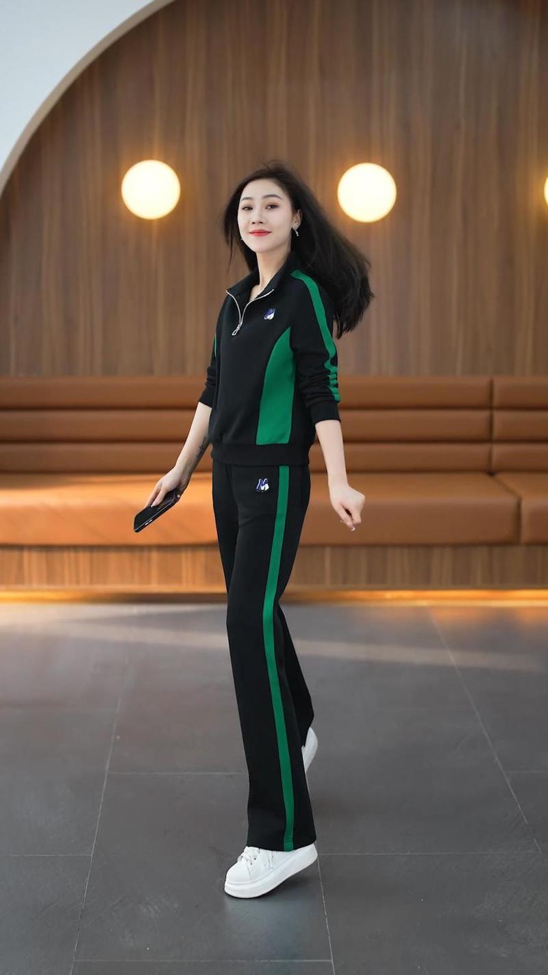 Product Introduction of Bộ Đồ Quần Áo Thể Thao, Dành Cho Phụ Nữ, Mùa Thu Dáng Rộng Vừa Vặn, Ngoại Cỡ, Áo Len Dài Tay Cao Cấp, Quần Dài, Phong Cách Phương Tây, Bộ Đồ Chạy Bộ, Bộ Đồ Hai Mảnh, Quần Áo Phụ Nữ Sport 7