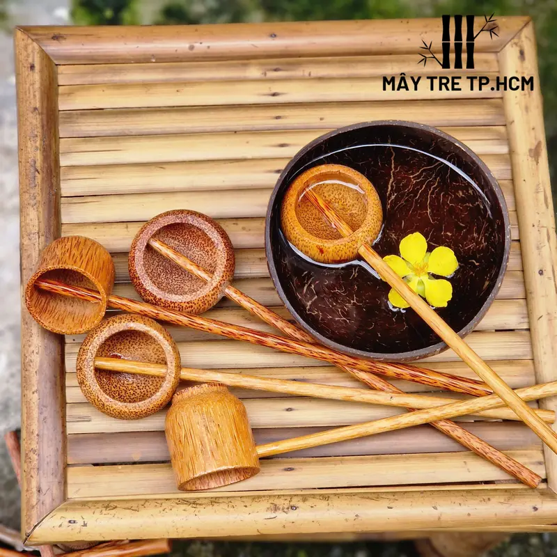Cống múc rượu bằng gỗ dừa bến tre, gáo múc rượu, gáo múc nước trang trí chụp hình làm decor 0