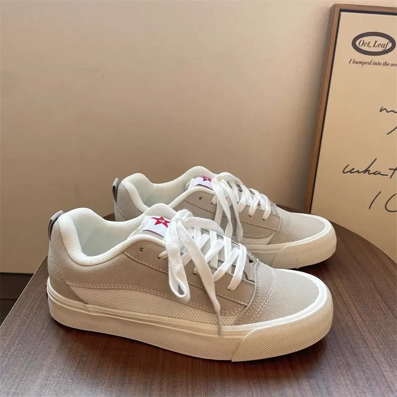 Giày sneaker nam nữ kiểu dáng cá tính chất liệu da lộn dày dặn 4