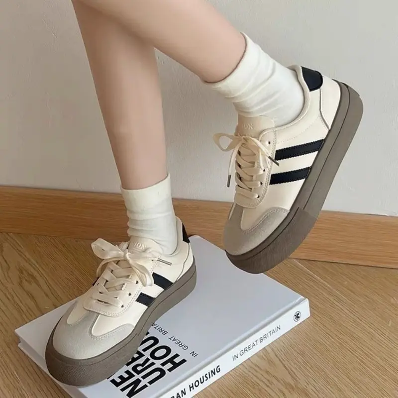 Giày vải retro đế bệt 2025 Phối màu be-nâu đối lập họa tiết sọc kẻ tôn dáng thiết kế đế dày thoáng khí đa năng công sở & dạo phố 4