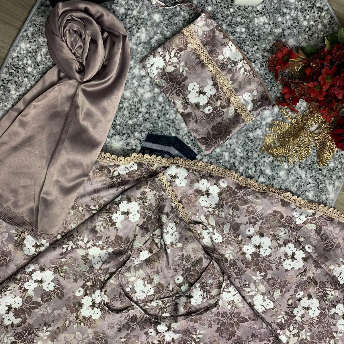 Mukena Armaniya Silk Renda Kecil 2 in 1 Motif Mewah Bawahan Polos Jumbo Wanita