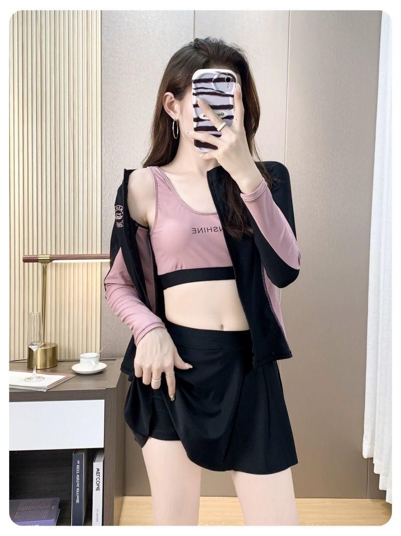 Product Introduction of Plus Size Sports Swimsuit Women's Summer New Split Conservative Long-Sleeved Trousers Diving Suit Jellyfish Seaside Surfing Swimsuit 5