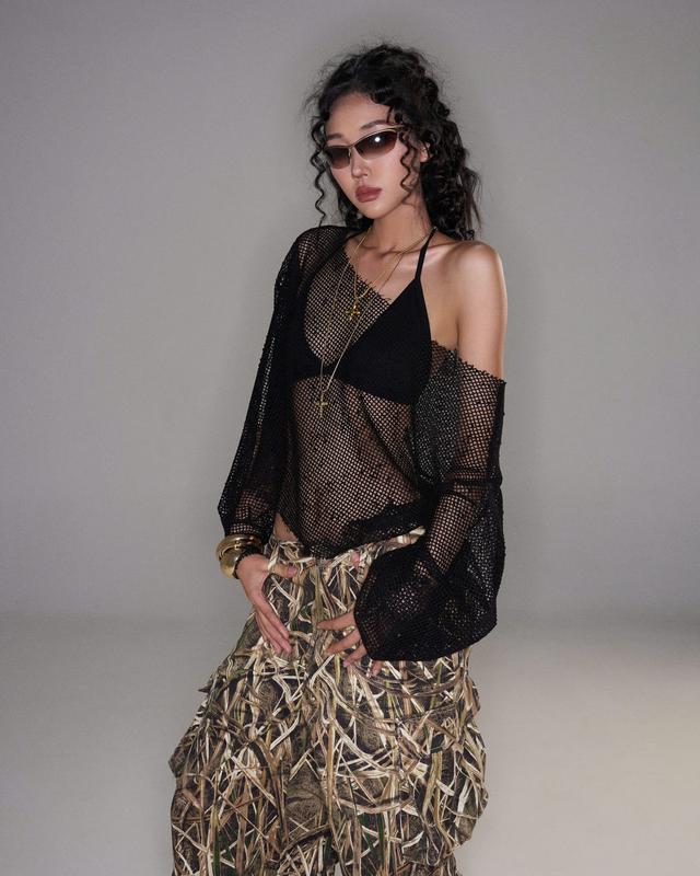 TWENTI Áo Lưới Tay Dài Croptop Kèm Bra Đen