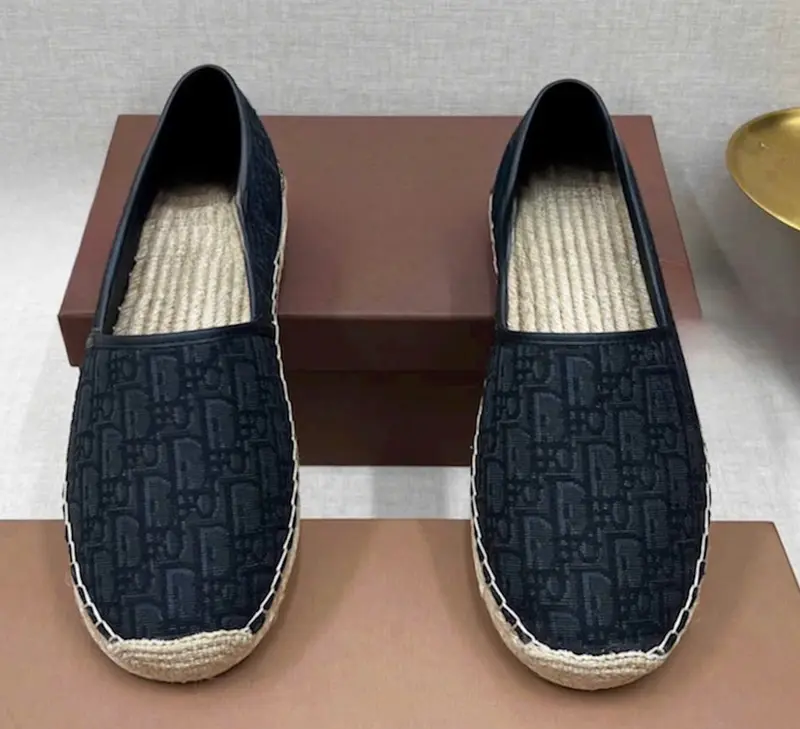 Giày Cói Chữ Mẫu 2024 Thẩm Mĩ Boy Phố - Đế Cao Su Cao 3 cm, Bề Mặt Làm Bằng Vải nỉ, Size 38-43 có Hỗ Trợ Đổi Size 2