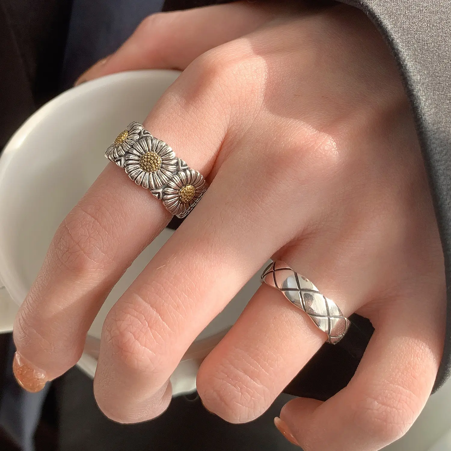 Personalized Daisy Ring Women's Retro Fashion Heavy Industry S925 Silver Geometric Grid Open Ring Hip Hop Index Finger Ring Fashion
