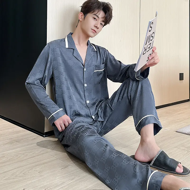 Bộ pyjama nam tay dài quần dài mặc nhà phối họa tiết chữ vải lụa mềm mại, thoáng mát GS1090D - Thời Trang Dương