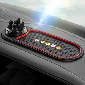 車用ダッシュボードスマホホルダーマット、多機能スマホマットダッシュボードパッド、車用ダッシュボードオーガナイザートレー（隠しナンバープレート付き）