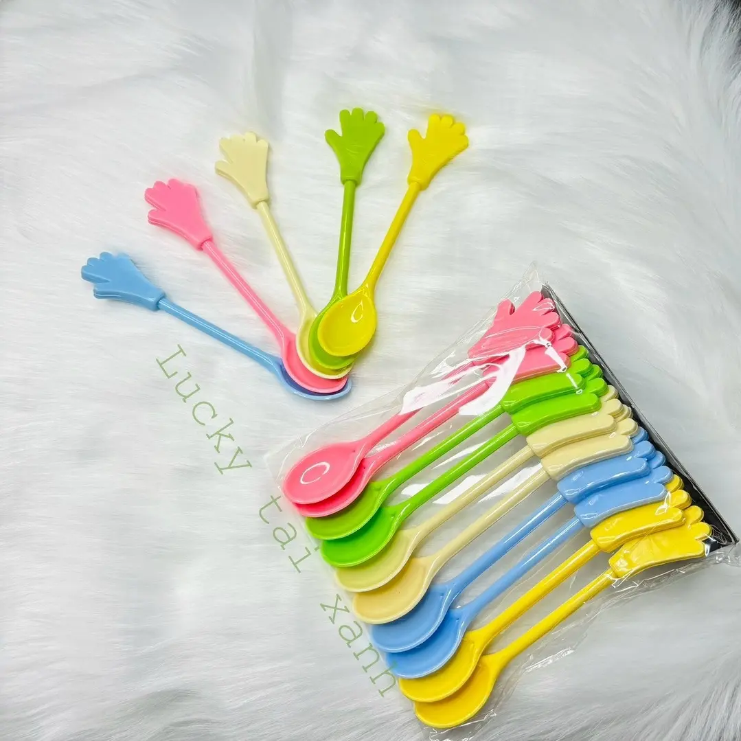 Set muỗng nhựa hình bàn tay nhiều màu. Muỗng dài nhựa melamine.