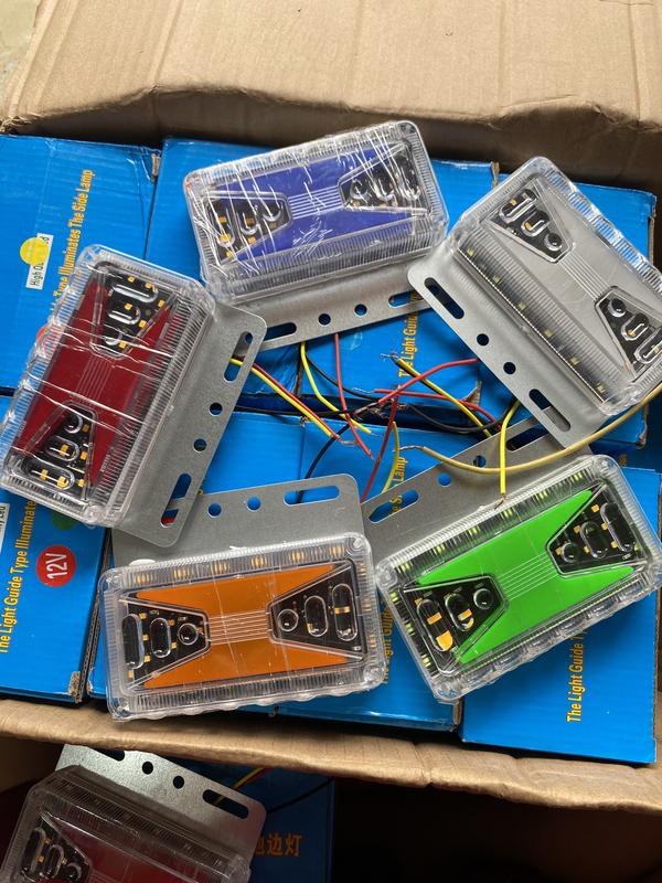 Đèn sườn xe tải 12V - 24v. Đèn led chịu nước cỡ lớn