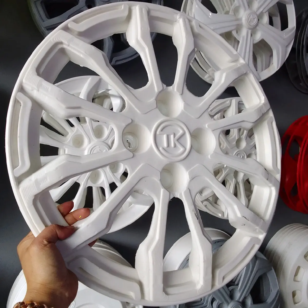 WHEELDOP DOP JARI KECIL LUBANG 4 R16 UNTUK MOBIL PICK-UP SS CARRY FUTURA ZEBRA