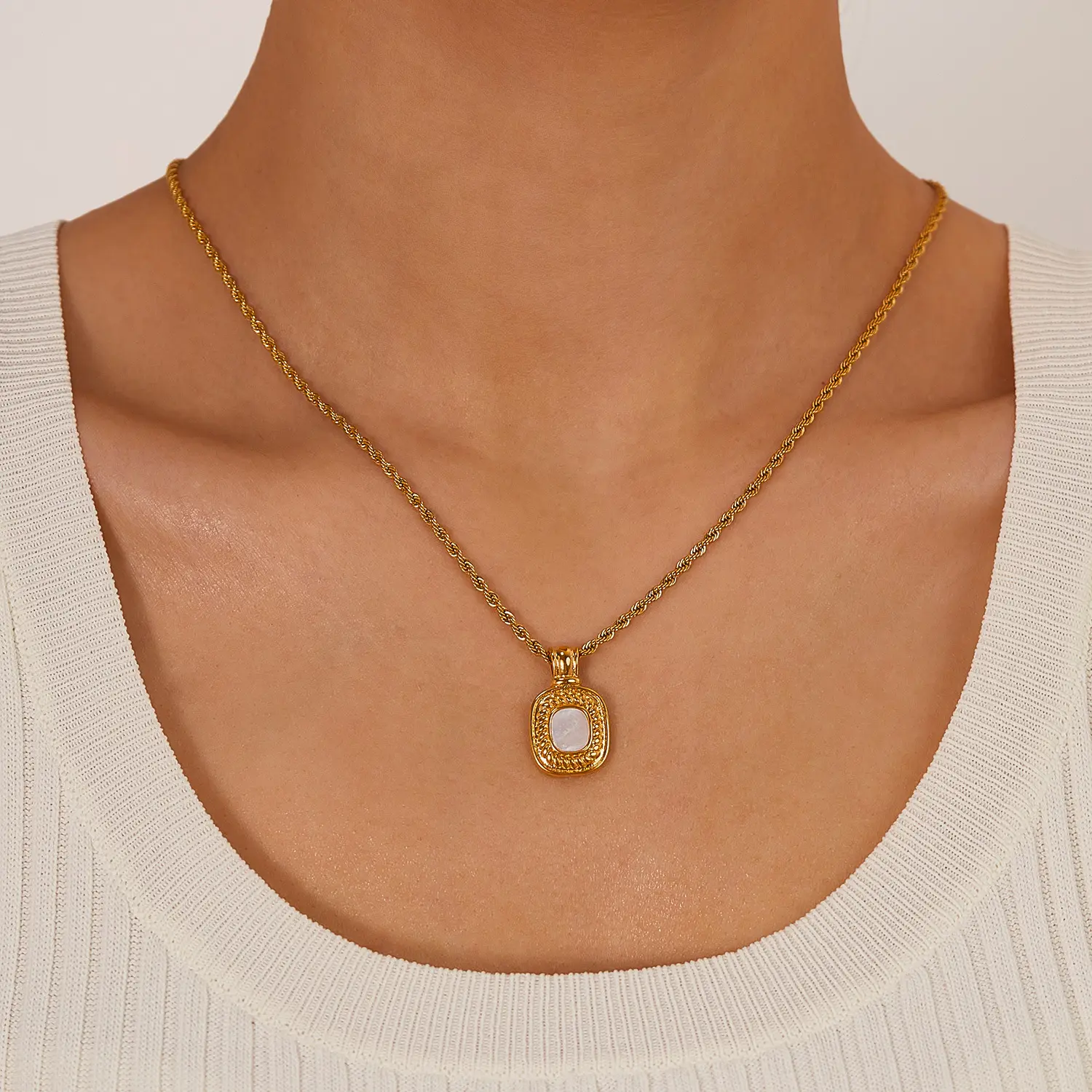 Fashion Retro Necklace for Women Stainless Steel Gold-Plated Square Clavicle Chain - Basjoo Studio