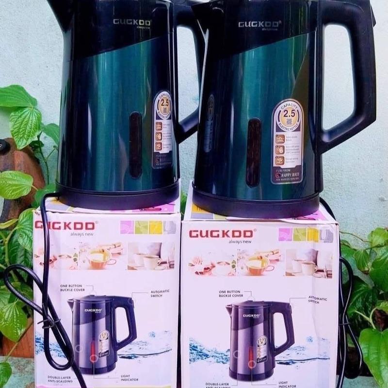 Ấm Siêu Tốc CU/C.KOO GD 2.5L️ #125k/c E về nhé khách ơi- hàng thương hiệu giá siêu bình dân  ẤM SIÊU SIÊU BỀN   Dung tích 2,5 lít quá to luôn ạ.   Ấm 2 lớp cách nhiệt. , kiểu dáng, màu sắc cũng đẹp ko tì vết luôn ạ! 2