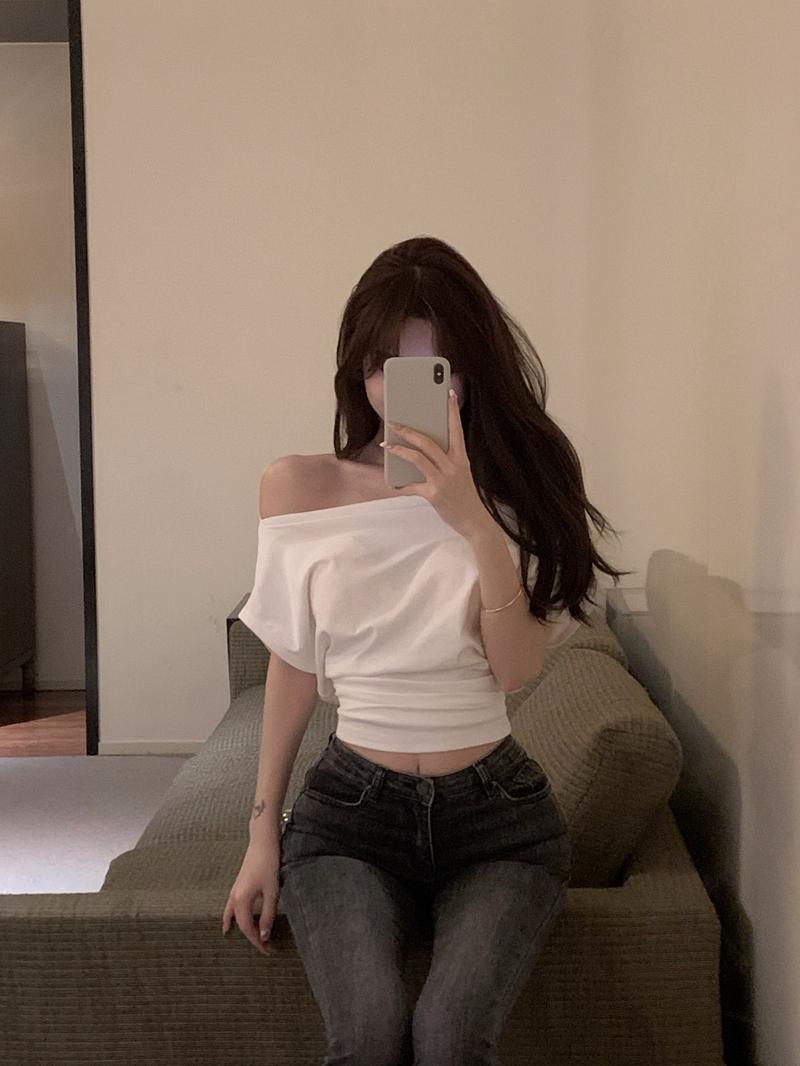 Product Introduction of Skinny Sexy White Y2k Crop Top Women Off Shoulder Spring T-shirt Korean Style Black Blouse Tees 2024 Summer Fashion Clothing 4