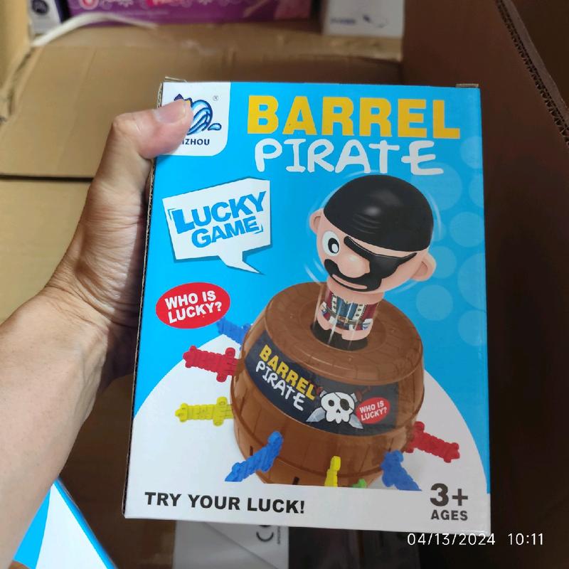 đồ chơi đâm hải tặc kích thước to,24 kiếm Toy