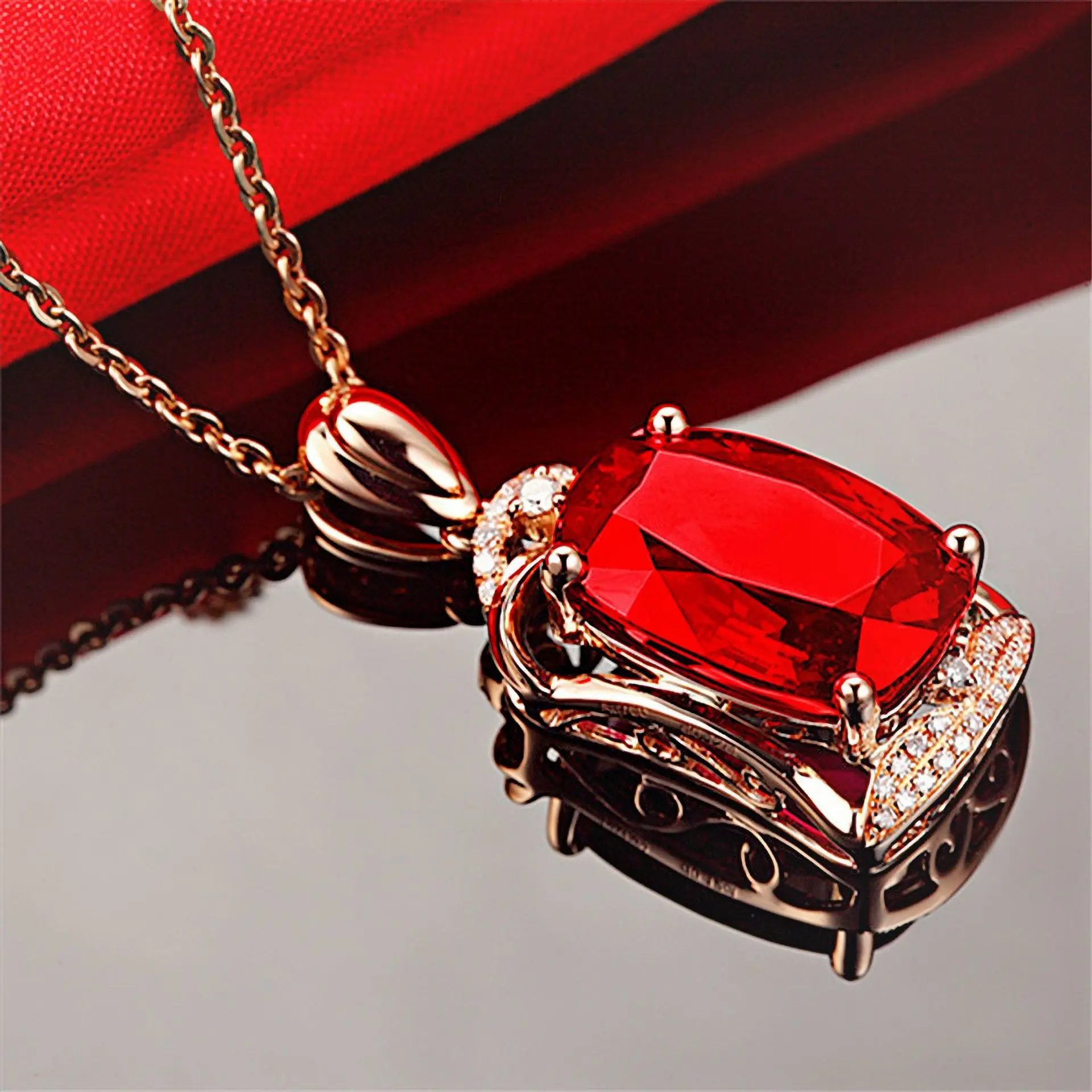 High-End Temperament Egg-Shaped Diamond Big Gem Pendant Necklace Simulation Tourmaline Colored Gems Diamond Pendant Necklace Ornament