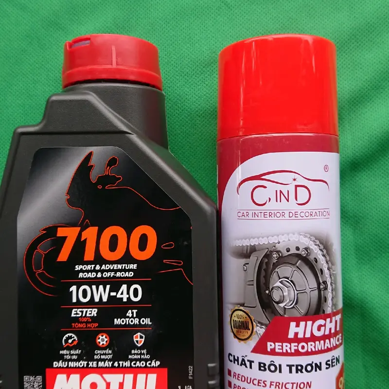 Dầu nhớt xe máy Motul 7100 10w40 1 lít và 1 chai xịt dưỡng sên 450 ml (bộ sản phẩm gồm 2 món như hình) 8