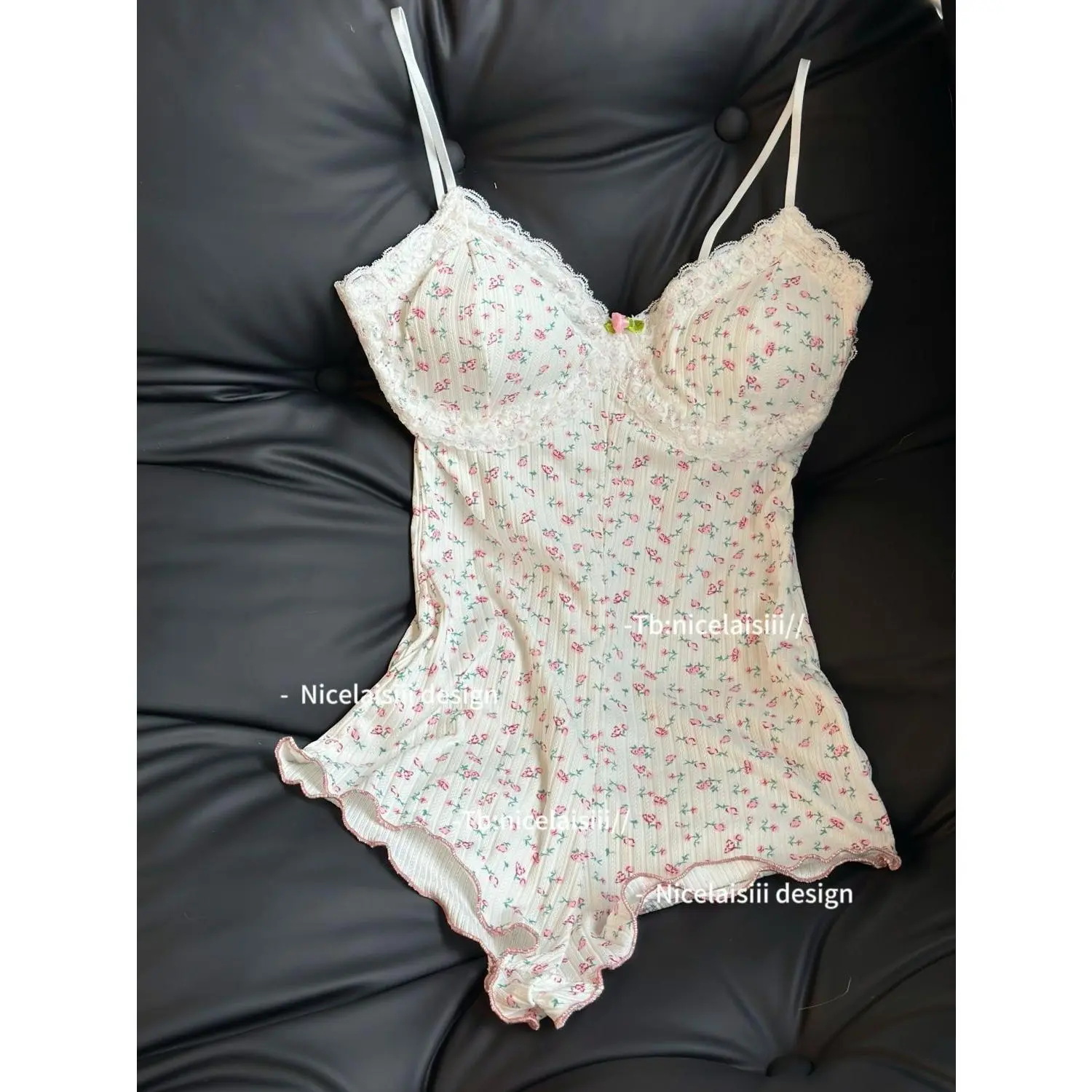 2024 New Summer French Floral Pajamas Women's Slim Fit V-neck Brace Pure Desire Style Waist-Slimming Thin Siamese Skirt
