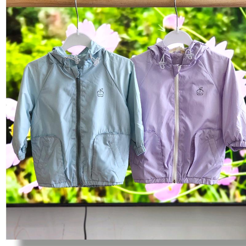 La pomme - Áo khoác gió đang năng chất vải Ultra light cho bé trai, bé gái từ 6 tháng đến 5 tuổi.