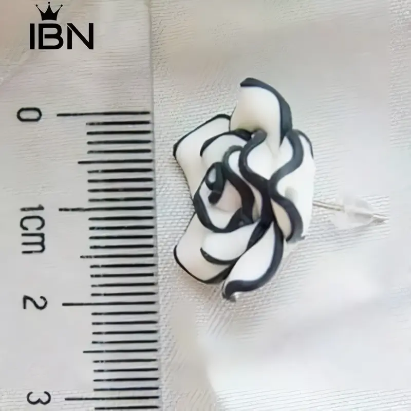 Anting Hijab Strip Rose Bunga Mawar Stud Earring Gaya Korea Putih Wanita Resin 4