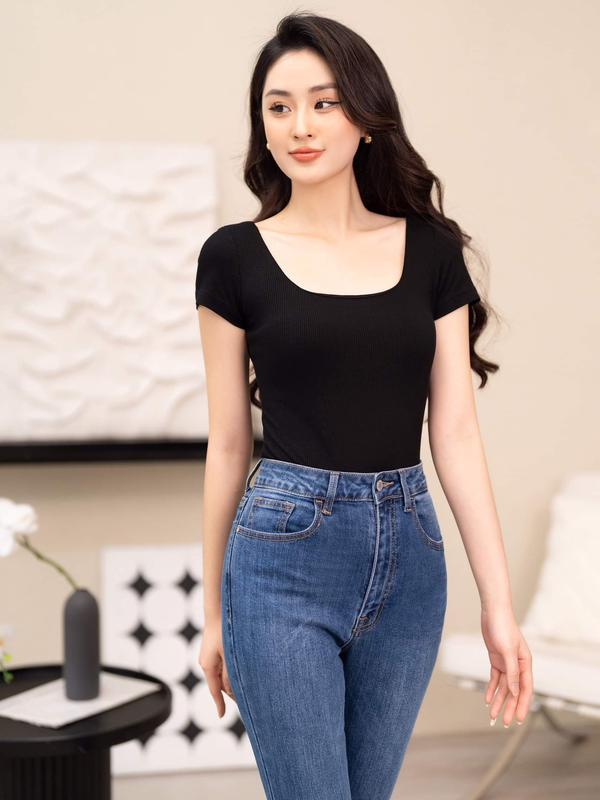 Áo Thun Croptop Nữ Cổ Vuông Ngắn Tay Dáng Ôm Chất Liệu Rip Cotton Women Dáng Ngắn Cổ Tròn Trắng