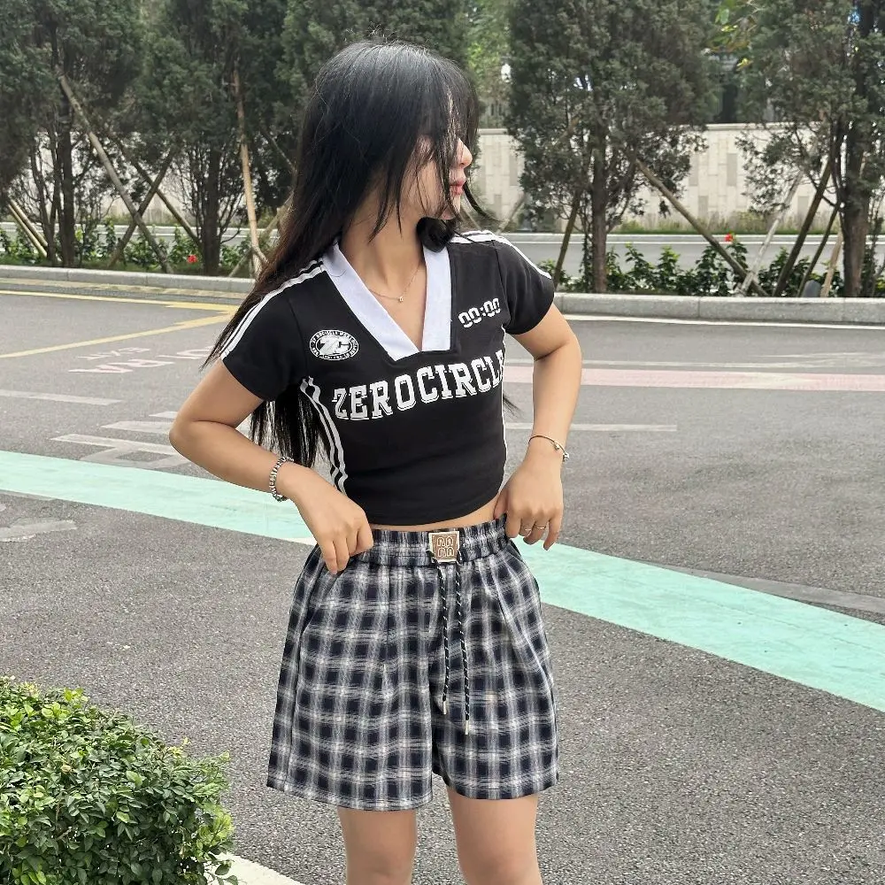 Quần short nữ kẻ dáng ngắn Monnyny c2