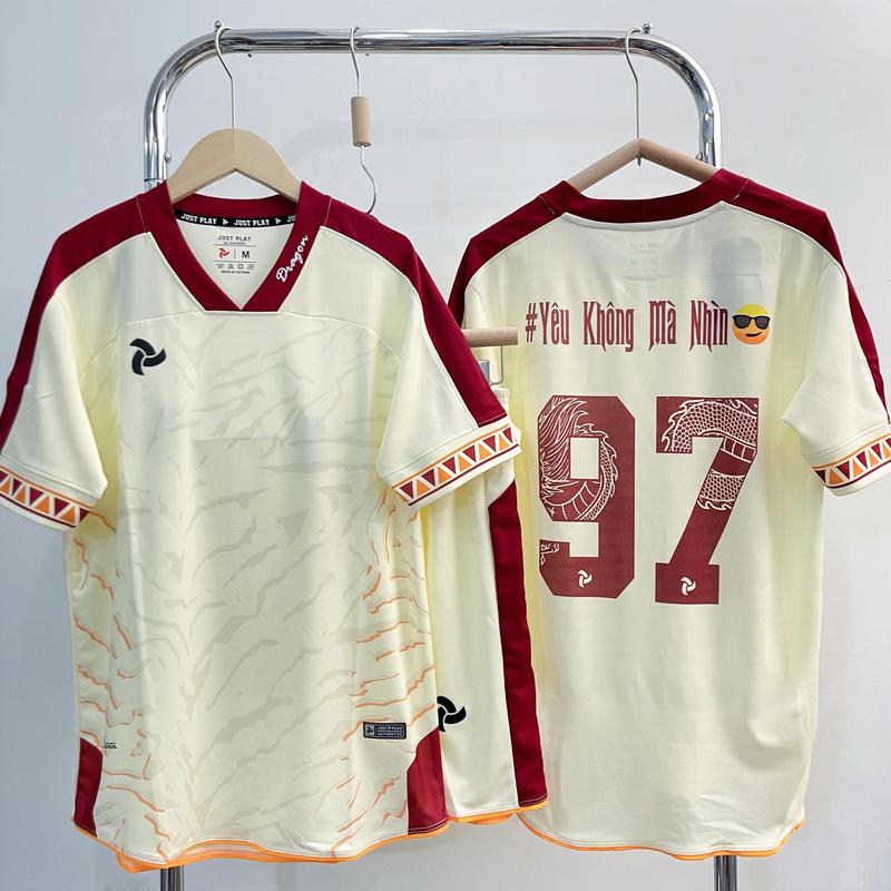 Quần áo Bóng Đá Không Logo JP Dragon kem viền đỏ 2024 Top Sport