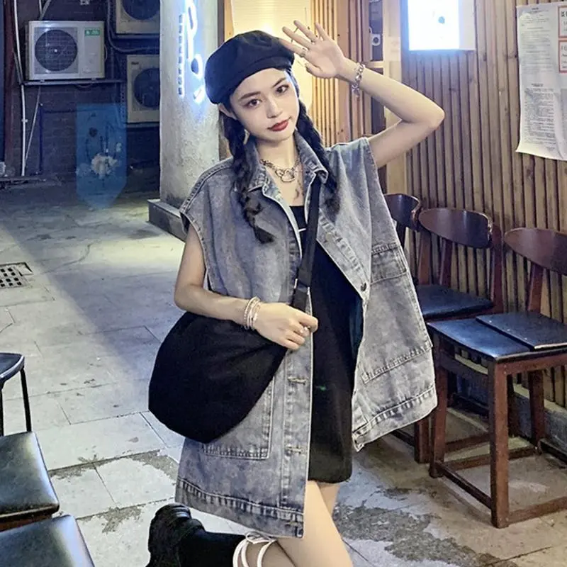 Áo Vest Denim Cổ Chữ V Cổ Điển Dành Cho Nữ, Có Thể Mặc Mùa Xuân Và Mùa Thu, Thiết Kế Đẹp, Thích Hợp Mặc Ngoài Trời, Hàng Mới Về Năm 2025, Váy Băng Quấn Phong Cách Áo Cardigan Vest, Bộ Sưu Tập Người, 4155