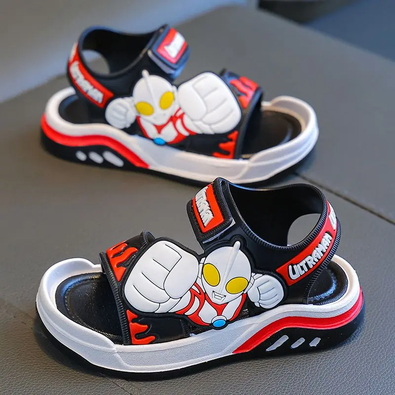 Sandal Ultraman, untuk Lelaki dan Kanak-kanak, Bertapak Lembut, Sandal Sukan, Pakaian Luar, Kasut Pantai, Tidak Licin, Musim Panas 2025 Ketibaan Baru