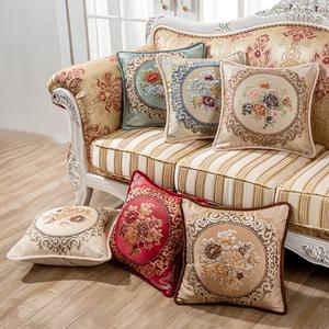 Gối tựa Tây Âu chất liệu 100% gấm thêu hoa tỷ mỉ (gồm cả vỏ và ruột )