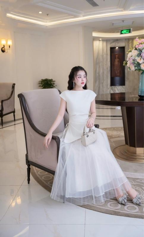 Product Introduction of set 2 chi tiết Áo khoét eo kèm chân váy lưới bồng cao cấp 11